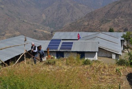 Hệ thống năng lượng mặt trời cho làng